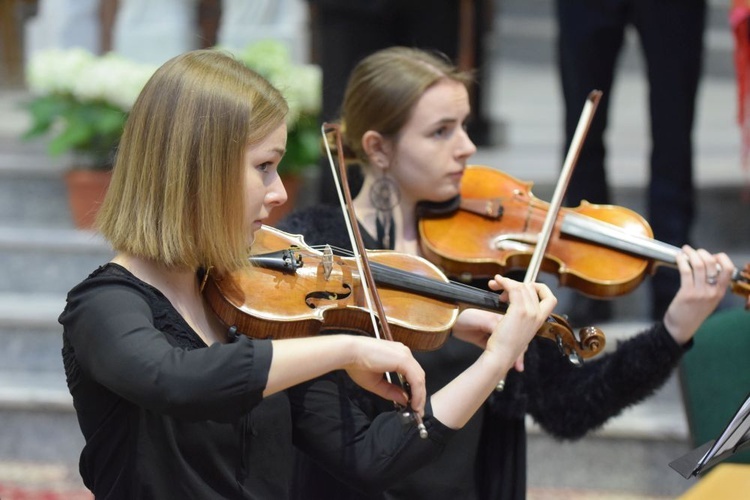 Koncert chórów z okazji Dni Papieskich