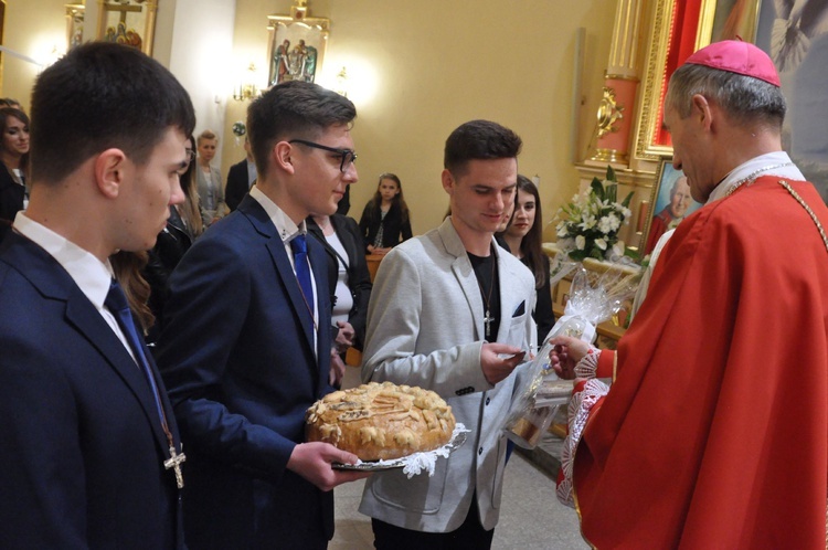 Bierzmowanie w Łęgu Tarnowskim