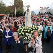 „Matko Kościoła! Przyświecaj mieszkańcom Gorzowa Wlkp. i całemu ludowi Bożemu na drogach wiary, nadziei i miłości” – to fragment zawierzenia.