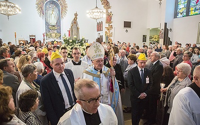 – Przychodzimy do Ciebie, Maryjo, abyś Ty wzięła nasze sprawy w swoje ręce – modlił się metropolita warszawski.