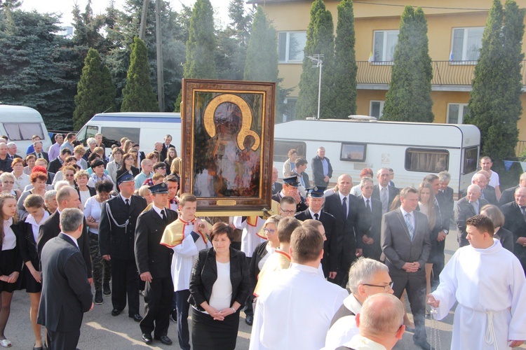 Powitanie ikony MB Częstochowskiej w Błoniu