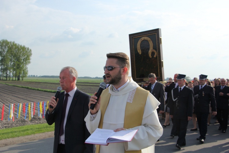 Powitanie ikony MB Częstochowskiej w Błoniu