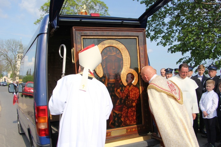 Powitanie ikony MB Częstochowskiej w Błoniu