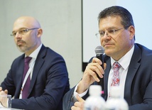 Komisarz Maroš Šef­čovič (z prawej) podczas obrad Europejskiego Kongresu Gospodarczego. Obok niego podsekretarz stanu w Ministerstwie Energii  Michał Kurtyka.