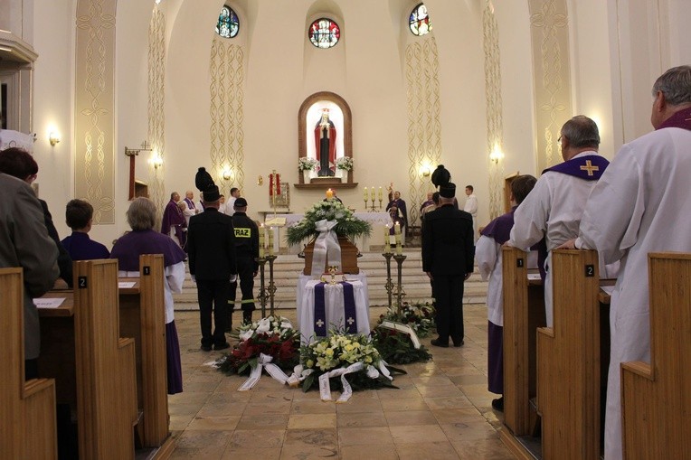 Pogrzeb śp. ks. Wiktora Pielesza