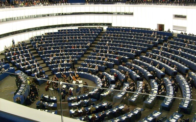 PE wzywa do uruchomienia wobec Węgier procedury, która może skończyć się sankcjami