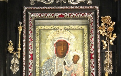 Franciszek pobłogosławił korony dla Jasnogórskiej Madonny 