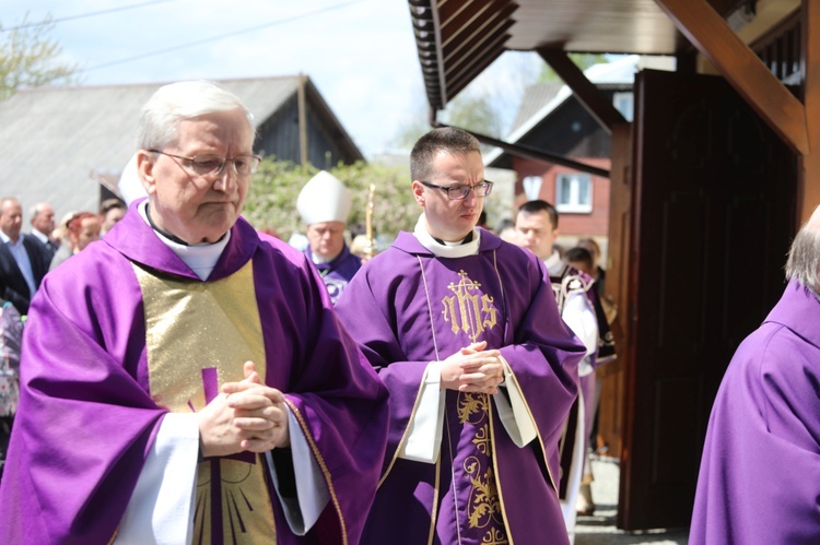 Pogrzeb śp. ks. kan. Borysa Kroczka na Trzycatku