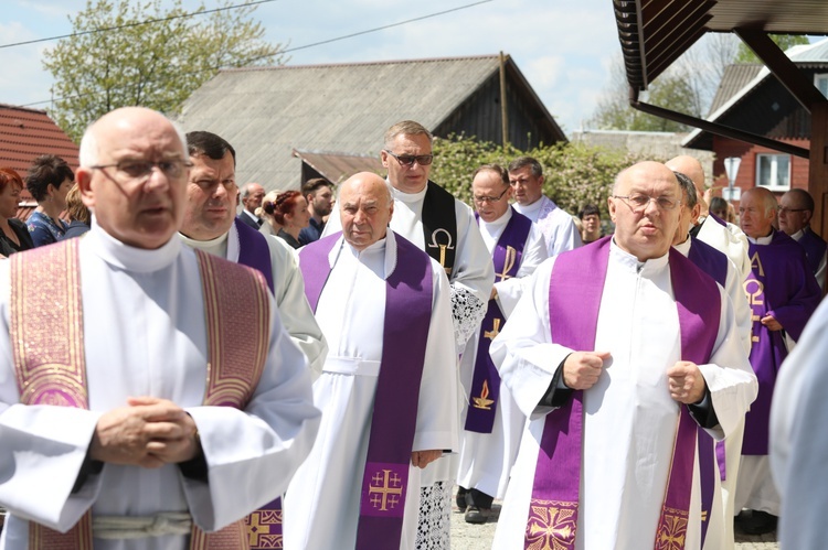 Pogrzeb śp. ks. kan. Borysa Kroczka na Trzycatku