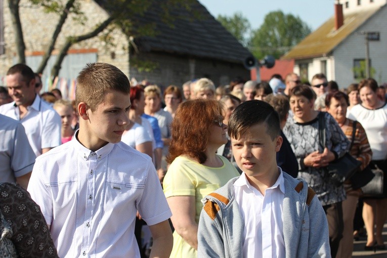 Powitanie ikony MB Częstochowskiej w Leźnicy Małej