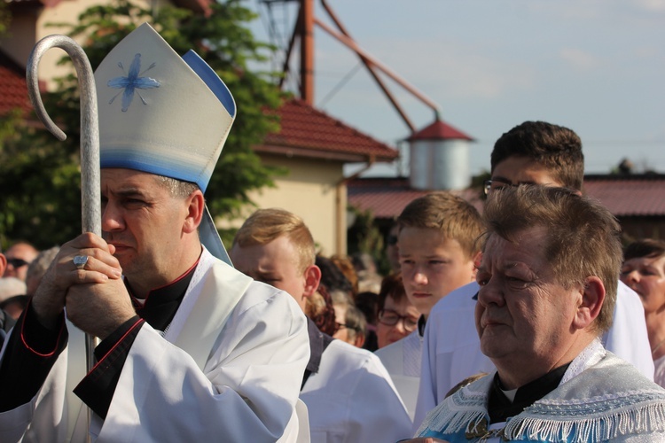 Powitanie ikony MB Częstochowskiej w Leźnicy Małej