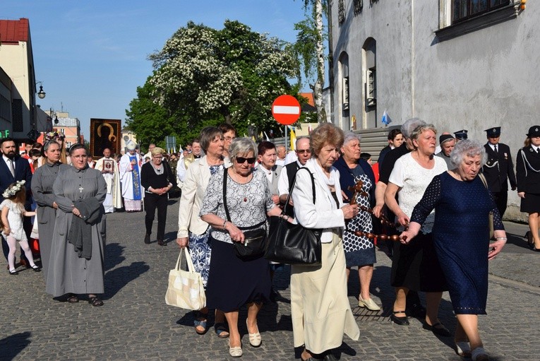 Powitanie ikony MB Częstochowskiej w parafii św. Andrzeja Apostoła w Łęczycy
