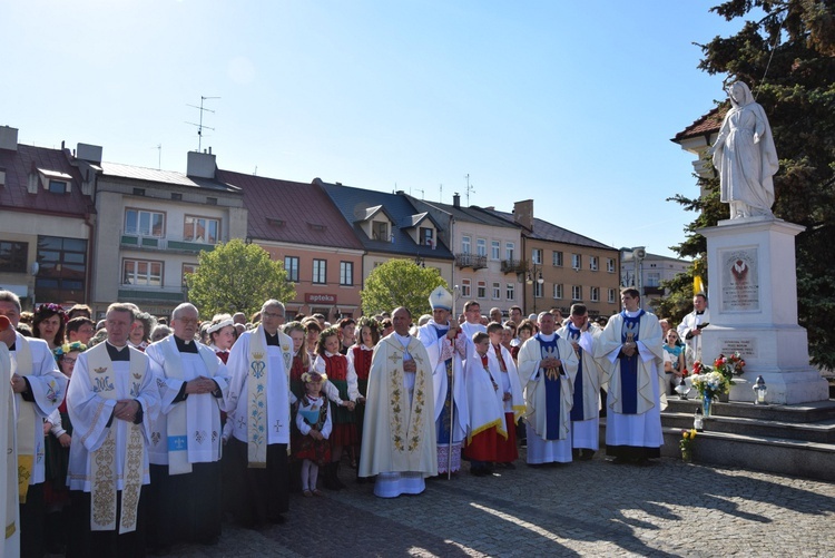 Powitanie ikony MB Częstochowskiej w parafii św. Andrzeja Apostoła w Łęczycy