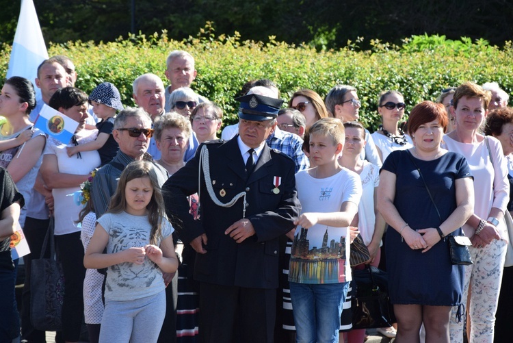 Powitanie ikony MB Częstochowskiej w parafii św. Andrzeja Apostoła w Łęczycy