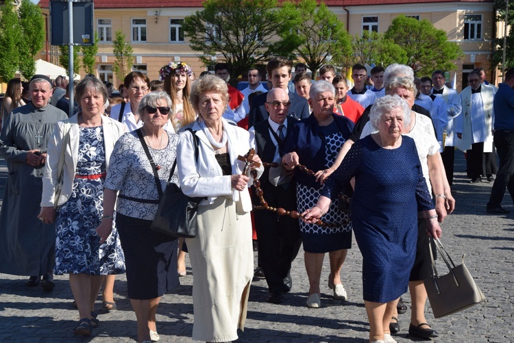 Powitanie ikony MB Częstochowskiej w parafii św. Andrzeja Apostoła w Łęczycy