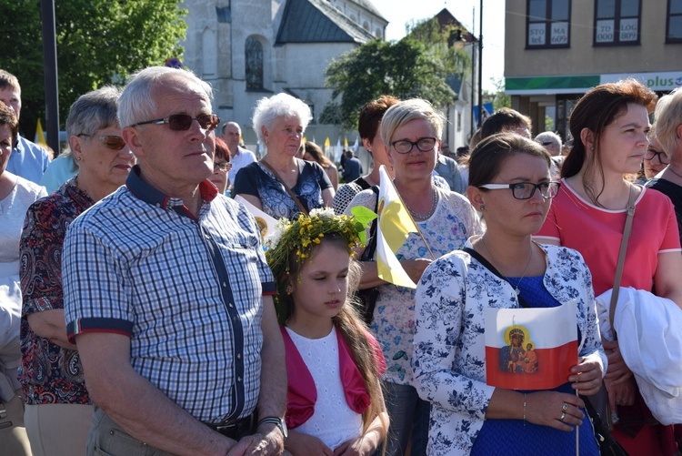 Powitanie ikony MB Częstochowskiej w parafii św. Andrzeja Apostoła w Łęczycy