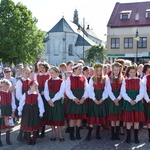 Powitanie ikony MB Częstochowskiej w parafii św. Andrzeja Apostoła w Łęczycy