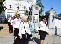 Powitanie ikony MB Częstochowskiej w parafii Niepokalanego Poczęcia NMP w Łęczycy