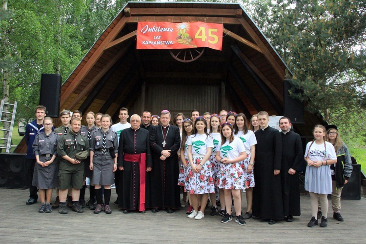 Jubileusze kapłańskie i... wymodlone sanktuarium