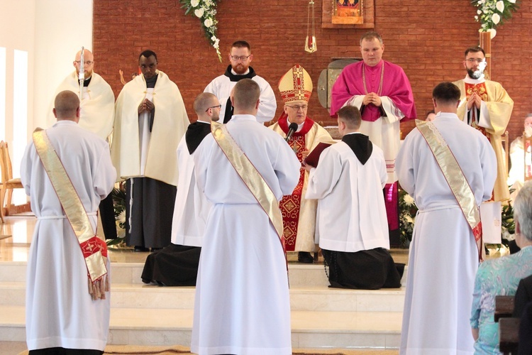 Święcenia prezbiteratu u franciszkanów w Ostródzie