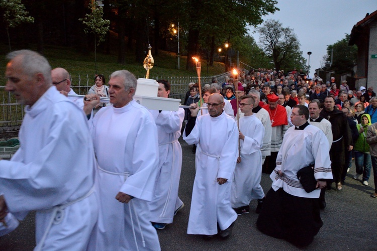 Kard. Dziwisz na Górze św. Anny