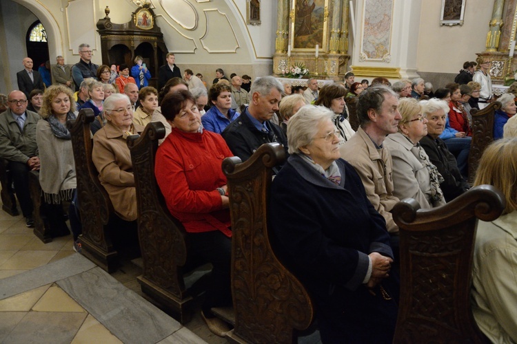 Kard. Dziwisz na Górze św. Anny