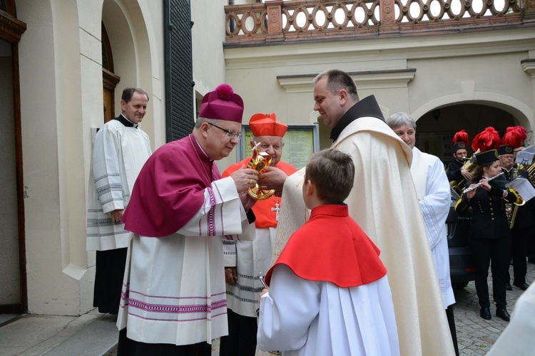 Kard. Dziwisz na Górze św. Anny