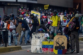 Wielka demonstracja w Caracas - starcia z policją