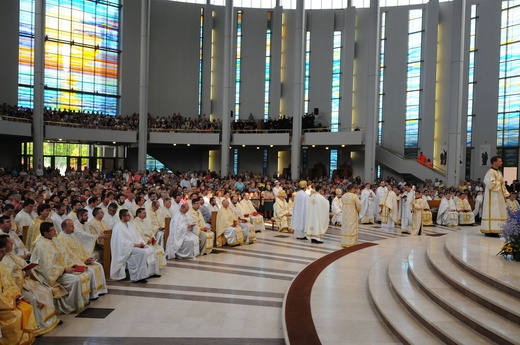 Uroczystości religijne i patriotyczne w Morawicy