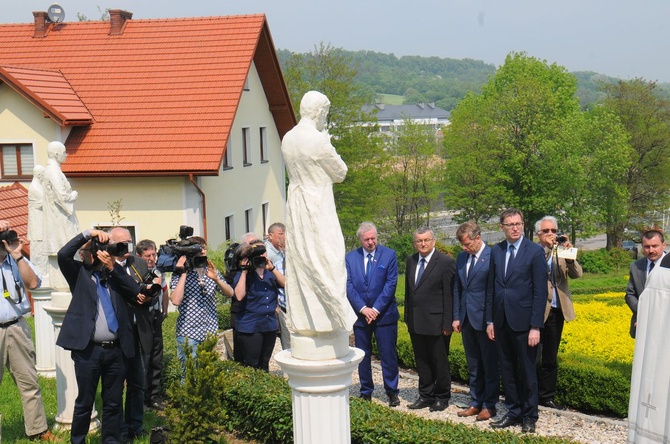 Uroczystości religijne i patriotyczne w Morawicy