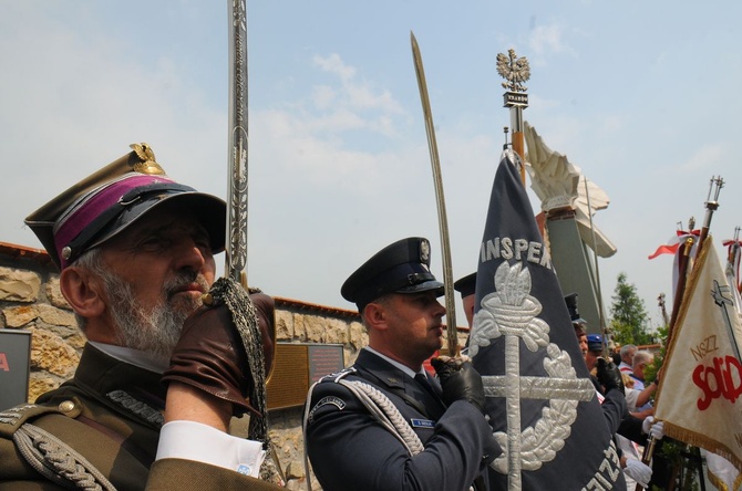 Uroczystości religijne i patriotyczne w Morawicy