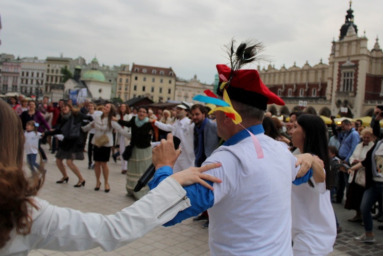 Fishmomb "Kraków tańczy dla Jana Pawła II" 2017