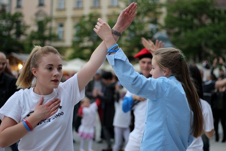 Fishmomb "Kraków tańczy dla Jana Pawła II" 2017