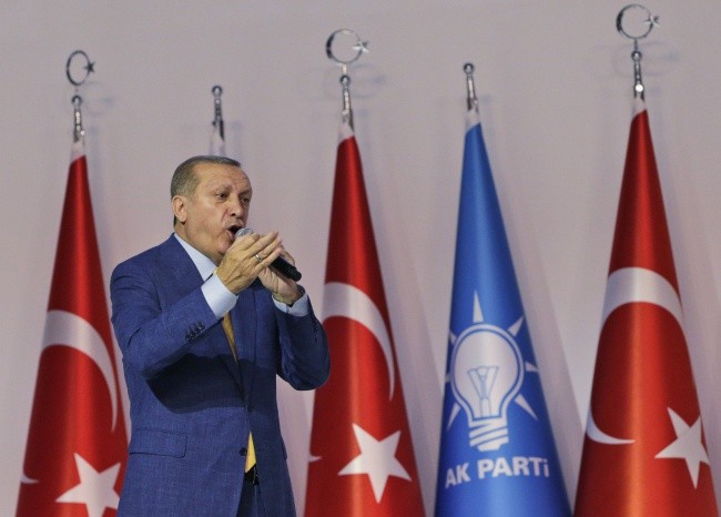 Erdogan ponownie przywódcą islamskiej partii