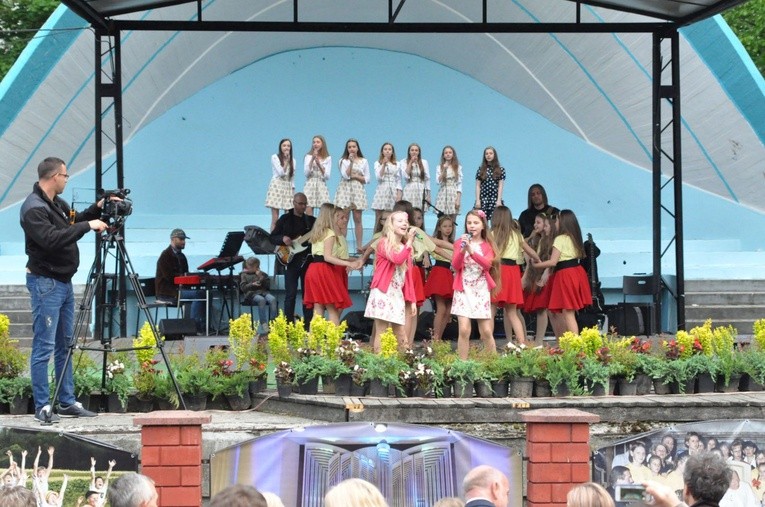 Jubileuszowy koncert Promyczków Dobra