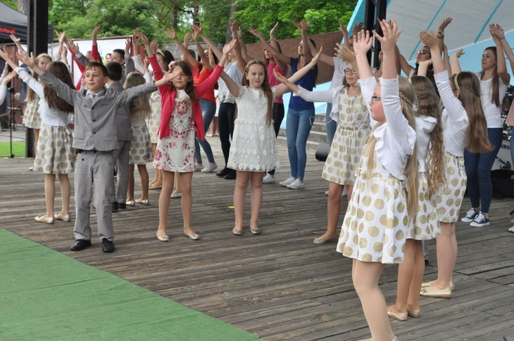 Jubileuszowy koncert Promyczków Dobra