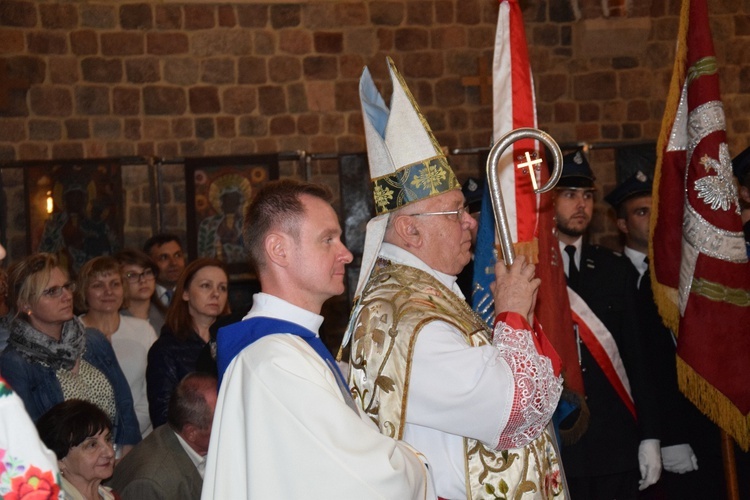 Powitanie ikony MB Częstochowskiej w Tumie