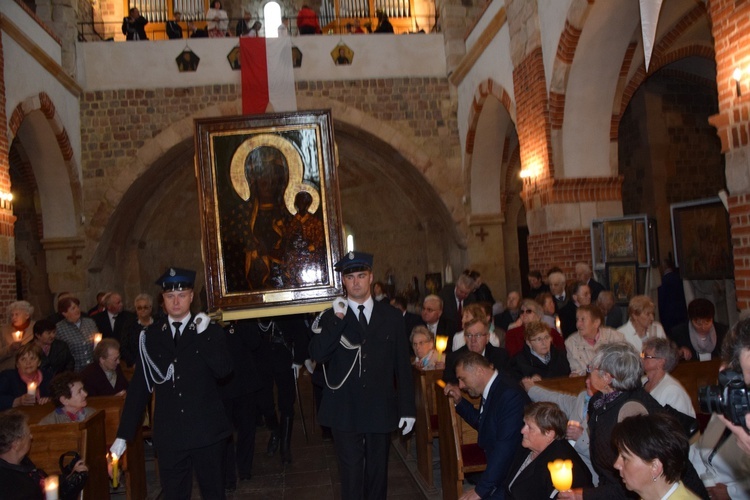 Powitanie ikony MB Częstochowskiej w Tumie