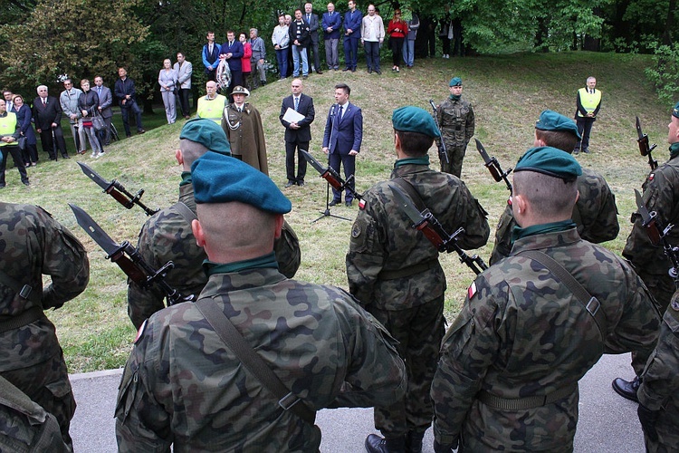 Pomnik Żołnierzy Wyklętych w Dzierżoniowie