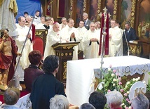 Wypełniającemu po brzegi sanktuarium zgromadzeniu przewodniczył bp Edward Janiak.