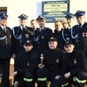 ▲	Drużyna strażacka OSP Lekowo ze statuetką przyznaną po raz pierwszy w kategorii „Kultura i tradycja”. 