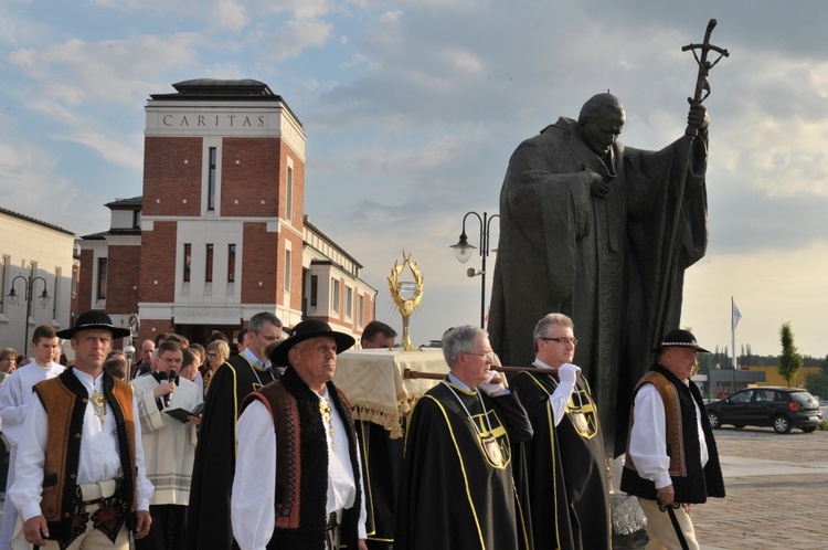 Abp Marek Jędraszewski na Procesji Światła