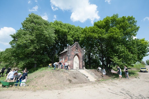 Kaplica Maria Hilf na granicy Piekar Śląskich i Bytomia 