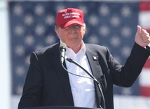 USA: Irańscy hakerzy próbowali dać wykradzione materiały Trumpa sztabowi Bidena