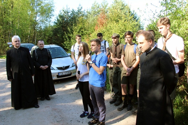 Marsz KSM na Wykus pożegnał bp Tomasik