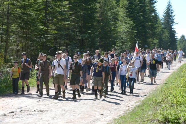 Marsz KSM z Suchedniowa na Wykus