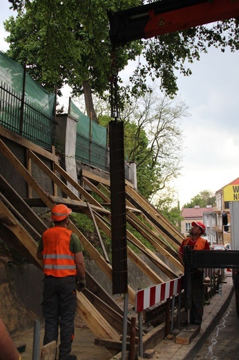 Remont otoczenia kraśnickiego kościoła