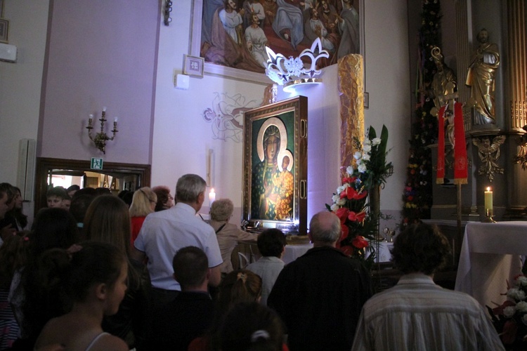 Powitanie ikony MB Częstochowskiej w Piątku