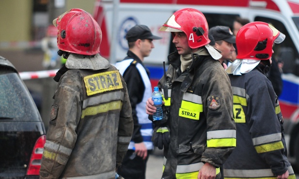 Zawalił się strop kamienicy. Ewakuowano kilkadziesiąt osób