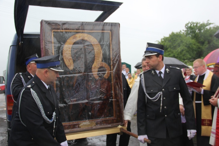 Powitanie ikony MB Częstochowskiej w Łękach Kościelnych